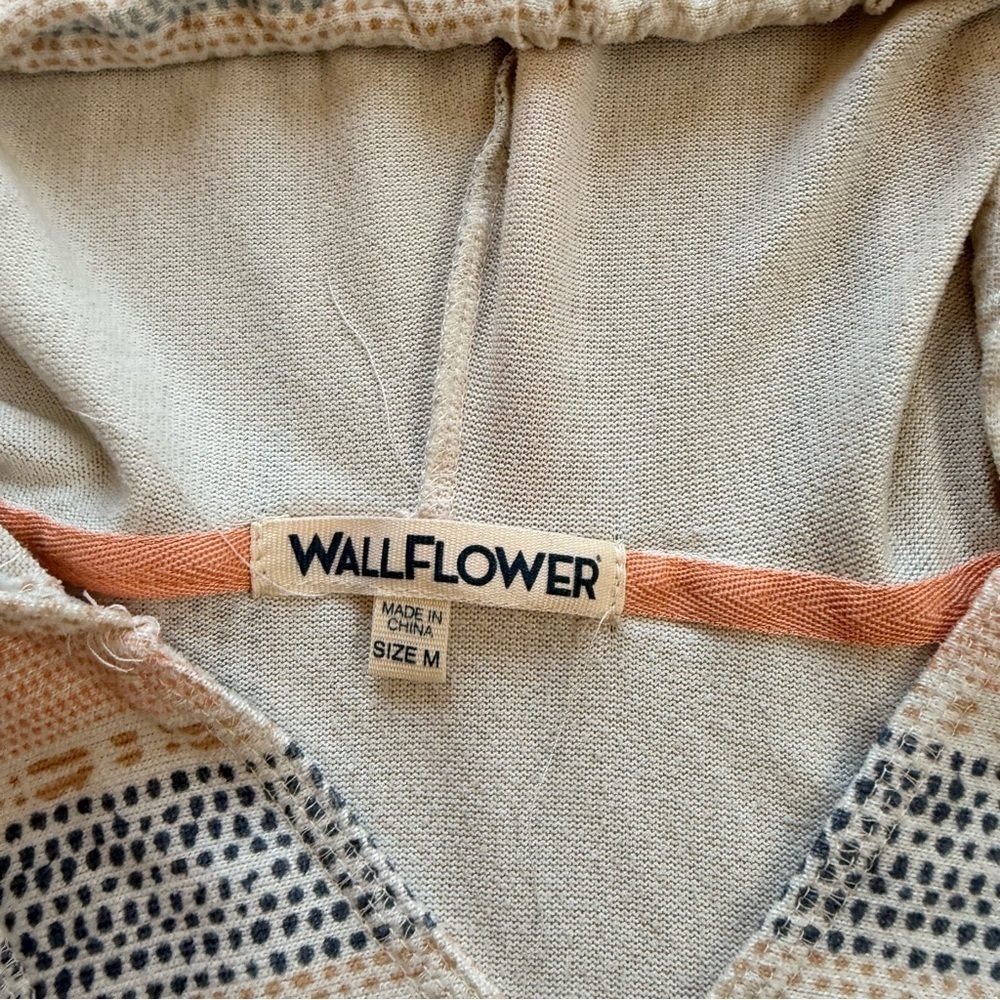 Wallflower Beige and Orange Patterned Hooded Shirt Size Medium - Picture 3 of 8